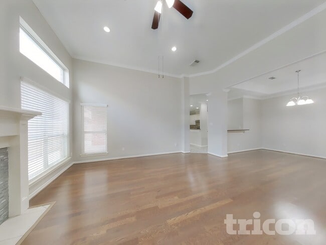 6855 Tournament Dr in Houston, TX - Building Photo - Building Photo