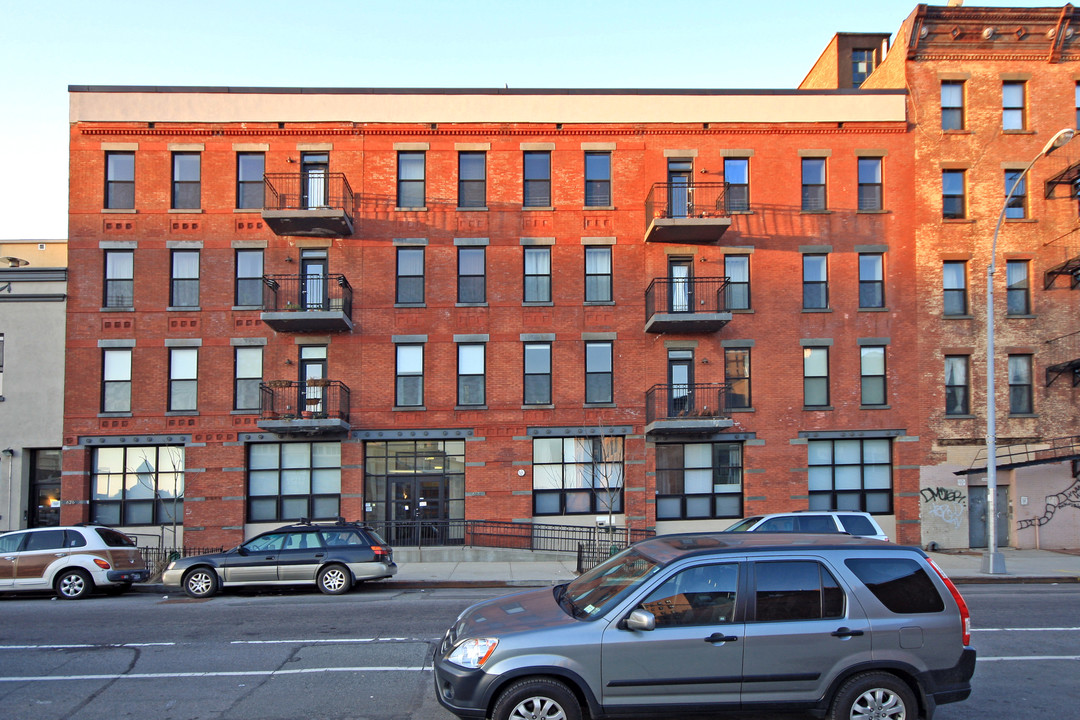 618-626 Dean St in Brooklyn, NY - Building Photo