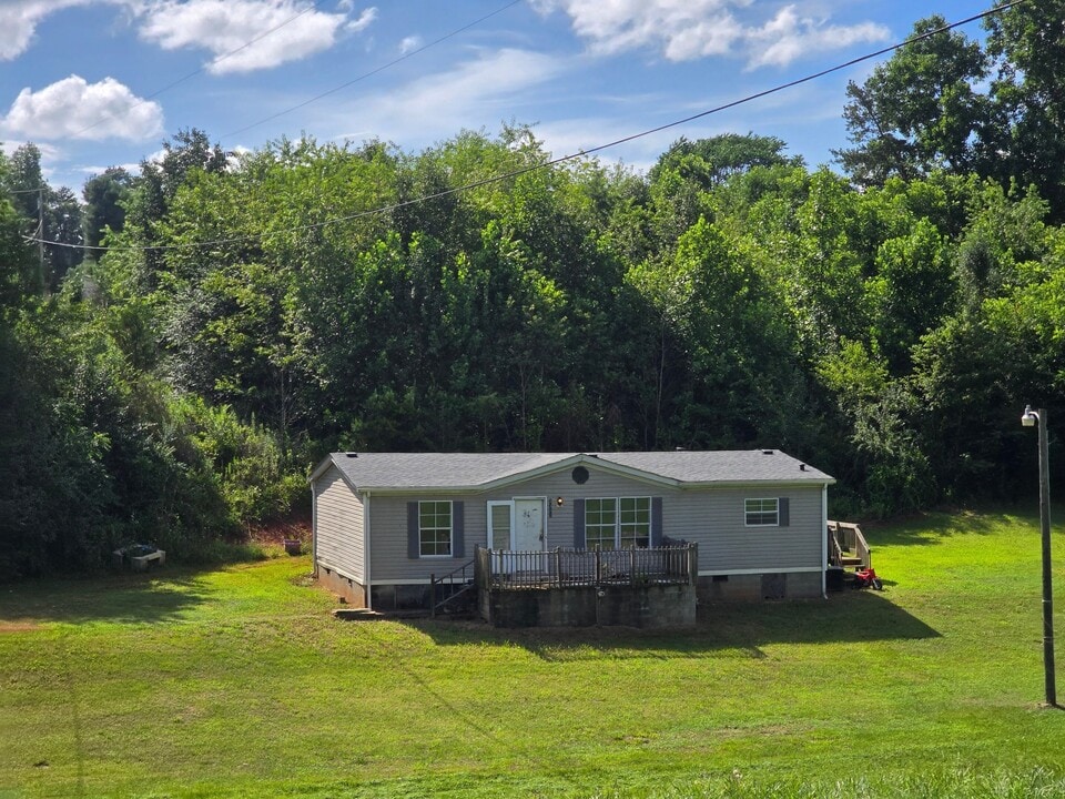 3307 Christie Rd in Hudson, NC - Building Photo