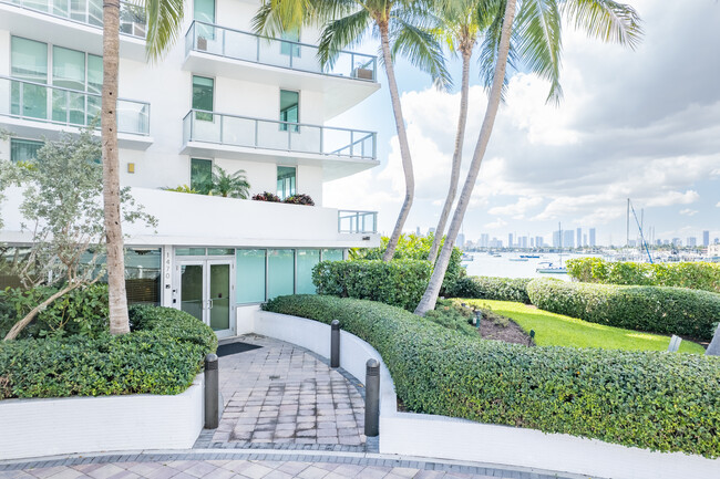 1470 16th St in Miami Beach, FL - Building Photo - Building Photo