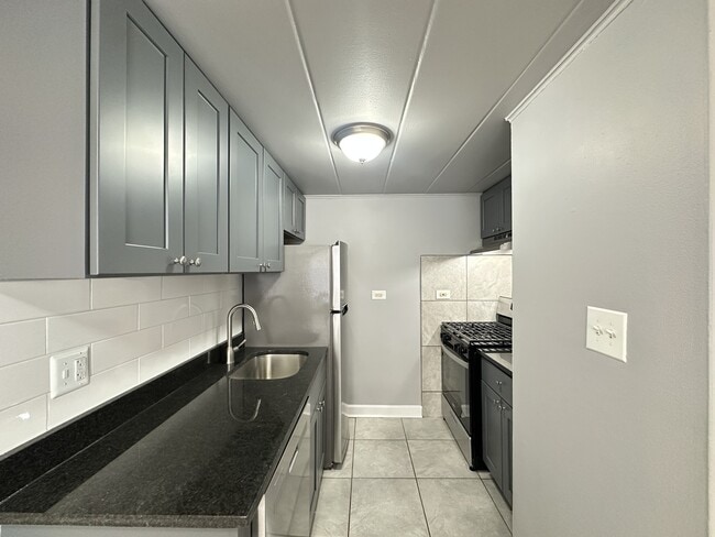 3812 25th Ave, Unit 8 in Schiller Park, IL - Building Photo - Building Photo