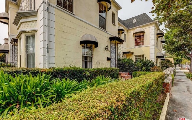 201 S Doheny Dr in Beverly Hills, CA - Building Photo - Building Photo