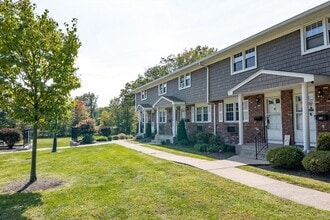 418 Meadow St in Agawam, MA - Building Photo - Building Photo