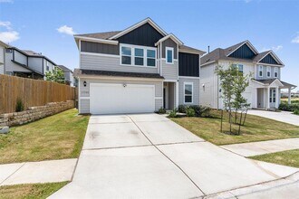 13506 Grand Central Dr in Pflugerville, TX - Building Photo - Building Photo