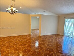 9095 SW 20th St in Miramar, FL - Building Photo - Building Photo