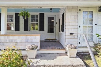 4 Ironworks Hill Rd in Brookfield, CT - Building Photo - Building Photo