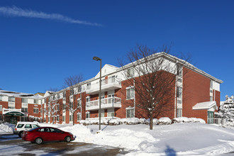 Hunt Club Village in St. Charles, IL - Building Photo - Building Photo