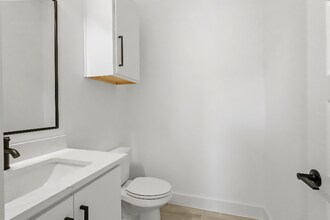 1404 Hamburg St in Dallas, TX - Building Photo - Building Photo