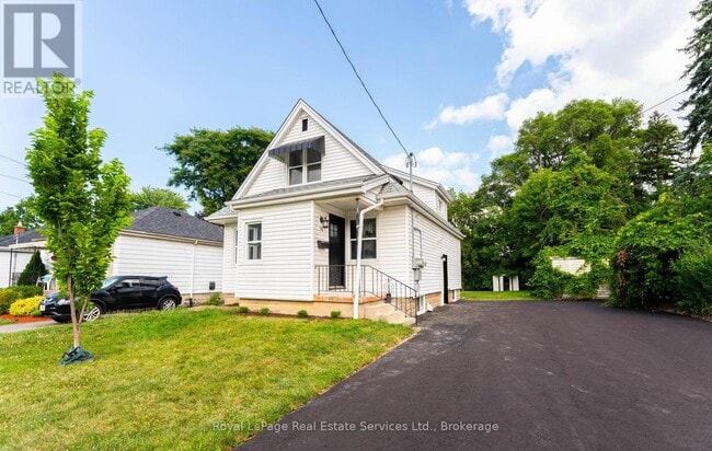 property at 235 E 21st St
