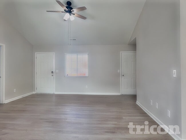 814 Topsail Dr in Browns Summit, NC - Building Photo - Building Photo