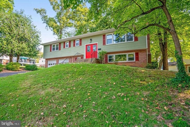 property at 9821 Hampton Ln