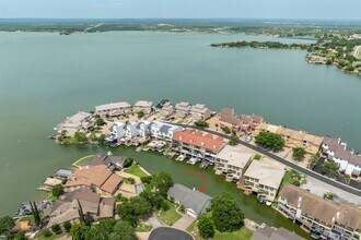 521 Lucy Ln in Horseshoe Bay, TX - Building Photo - Building Photo