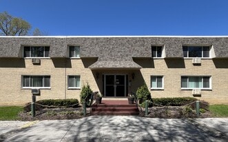 Ridge Manor in Hales Corners, WI - Building Photo