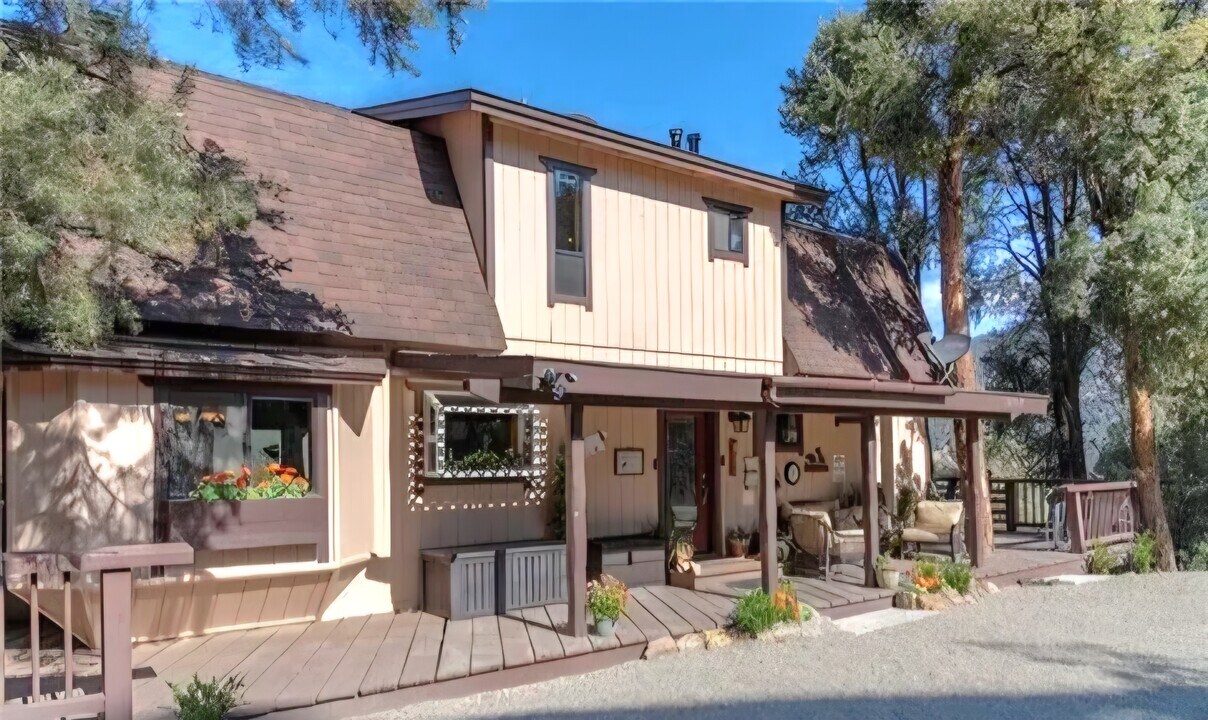 16717 Quail Pl in Pine Mountain Club, CA - Building Photo