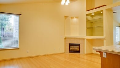 16008 SE 254th St in Covington, WA - Building Photo - Building Photo