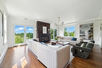 152 Winchester St, Unit #197 in Brookline, MA - Foto de edificio - Building Photo