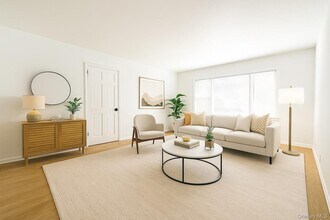 138 Colonial Pl in New Rochelle, NY - Building Photo - Building Photo