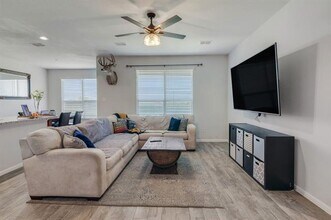 9629 Calhoun Falls Dr in Fort Worth, TX - Foto de edificio - Building Photo