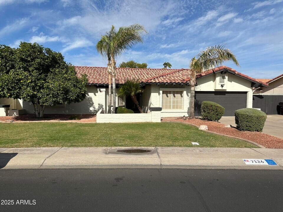 7126 W Columbine Dr in Peoria, AZ - Building Photo