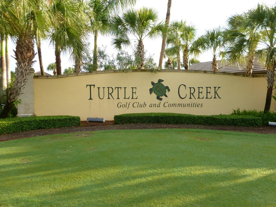 2 SE Turtle Creek Dr in Tequesta, FL - Building Photo