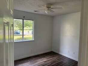 460 Myrtle Greens Dr in Conway, SC - Building Photo - Building Photo