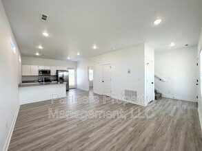 1070 Boardwalk Ave in Centerton, AR - Building Photo - Building Photo