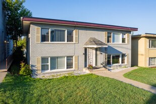 1827 26th Ave SW in Calgary, AB - Building Photo