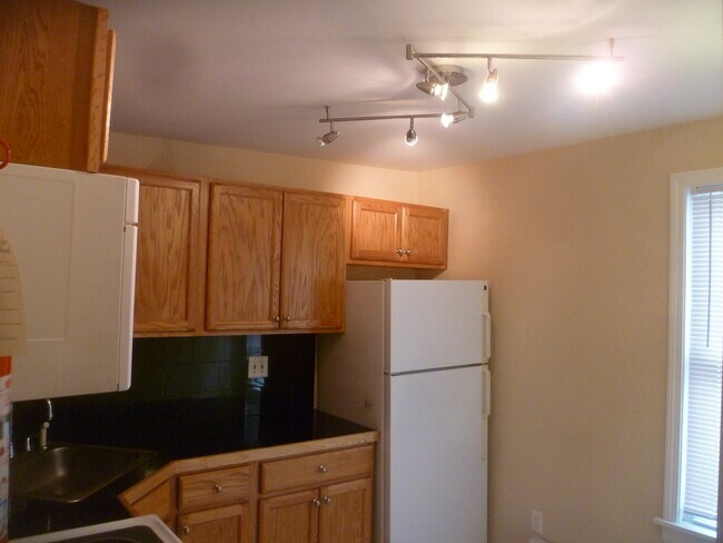 302 Silver St, Unit 304.5 in Bennington, VT - Building Photo - Building Photo