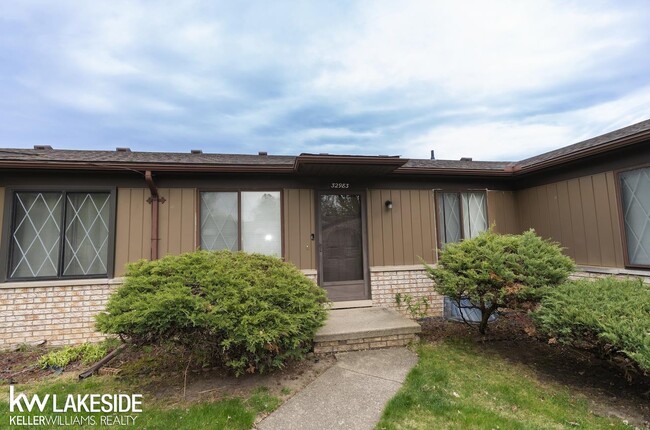 property at 32983 Cedar Ridge Ct