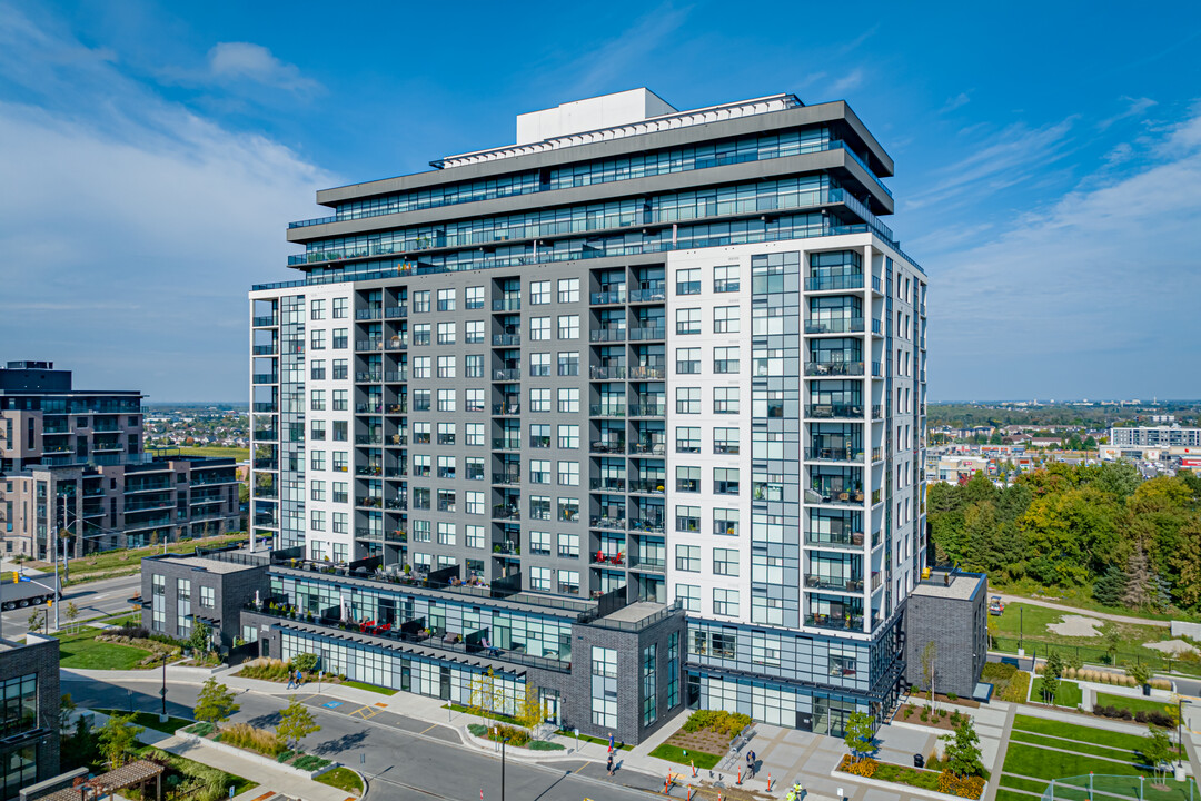 Gordo Square in Guelph, ON - Building Photo