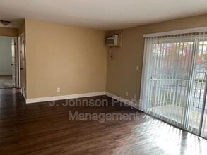 136 Blue Ridge Dr in Martinez, CA - Foto de edificio - Building Photo