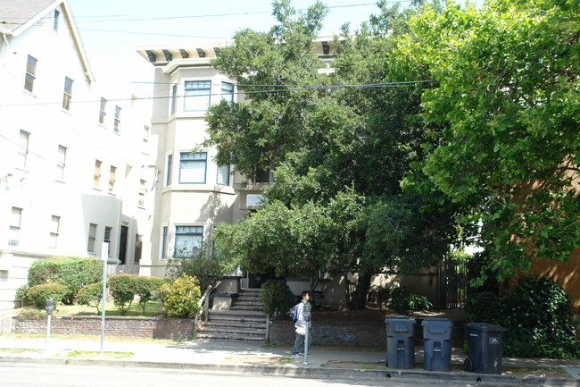 Durant CAL Apartments in Berkeley, CA - Foto de edificio - Building Photo