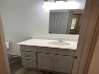 8111 Corinth St photo'