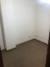 930 W 3rd St in Waterloo, IA - Building Photo - Building Photo