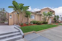 Pampas Lane Apartments in Anaheim, CA - Foto de edificio - Building Photo