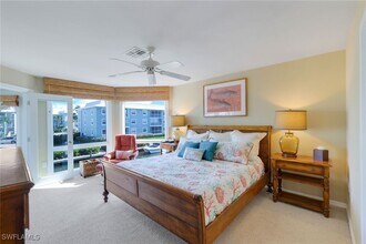 1309 Chesapeake Ave in Naples, FL - Foto de edificio - Building Photo