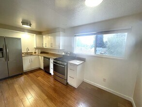 9469-9473-9473 N Saint Louis Ave in Portland, OR - Building Photo - Building Photo