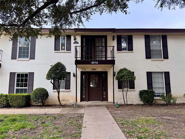 4014 Ridglea Country Club Dr in Benbrook, TX - Building Photo