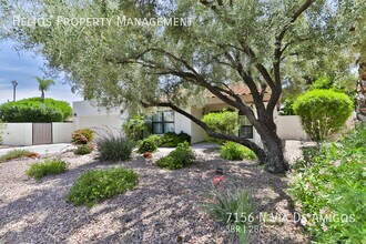 7156 N Vía De Amigos in Scottsdale, AZ - Building Photo - Building Photo