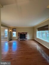 11 Vandercastel Rd in Sterling, VA - Building Photo - Building Photo