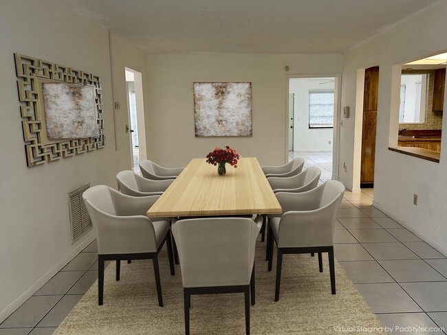 6049 Olivewood Cir in Greenacres, FL - Building Photo - Building Photo
