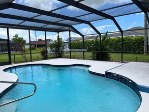3103 SE Mall Terrace in Port St. Lucie, FL - Foto de edificio - Building Photo