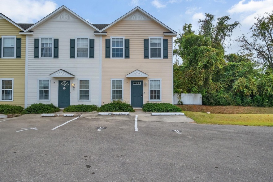 5 Old Courthouse Way in Crawfordville, FL - Building Photo