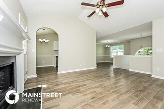 350 Summer Hill Cir in Stockbridge, GA - Foto de edificio - Building Photo