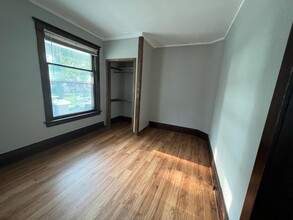 2926 N Cramer St, Unit Upper in Milwaukee, WI - Building Photo - Building Photo