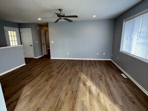 312 Dotson Dr in Ames, IA - Building Photo - Building Photo