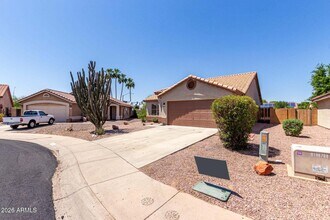 13862 W Fargo Dr in Surprise, AZ - Building Photo - Building Photo