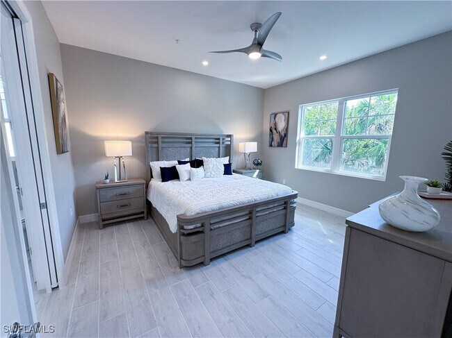 property at 262 Indies Dr E