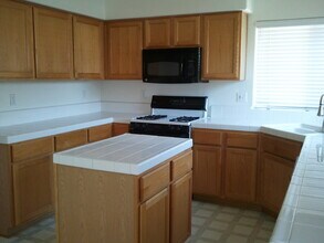 8617 Beaver Dr in Bakersfield, CA - Building Photo - Building Photo