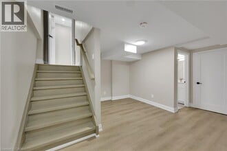 2091 Bridge Rd in Oakville, ON - Building Photo - Building Photo